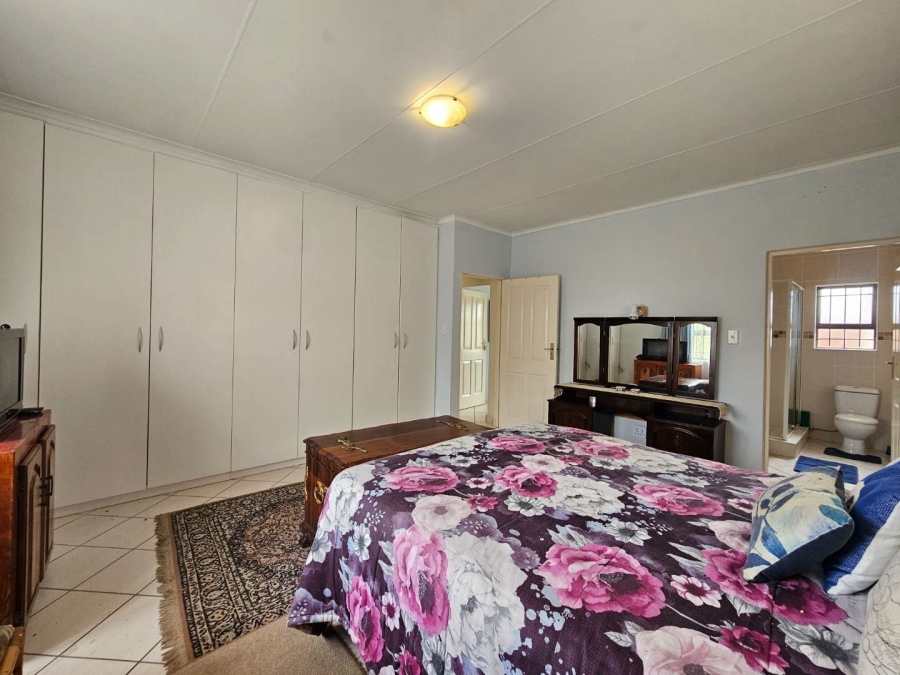 3 Bedroom Property for Sale in Jeffreys Bay Central Eastern Cape
